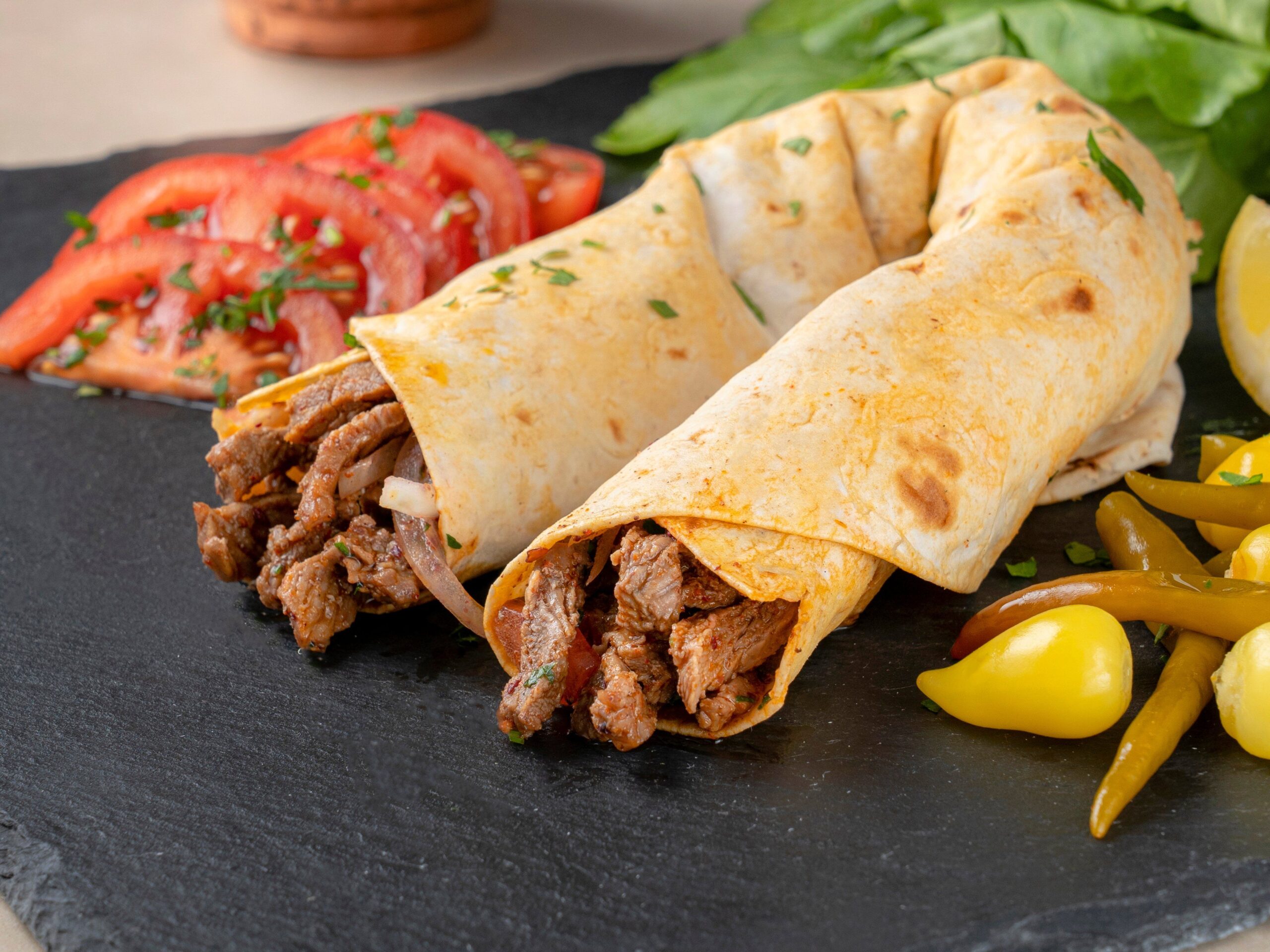 Tantuni ve Döner Farkı: Orijinal Lezzeti Ayıran Detaylar - Kapak Görseli
