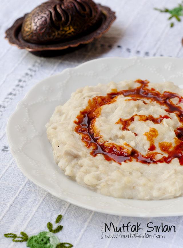Tavuklu Keşkekte Süt Kullanılır mı? Uzman Püf Noktaları